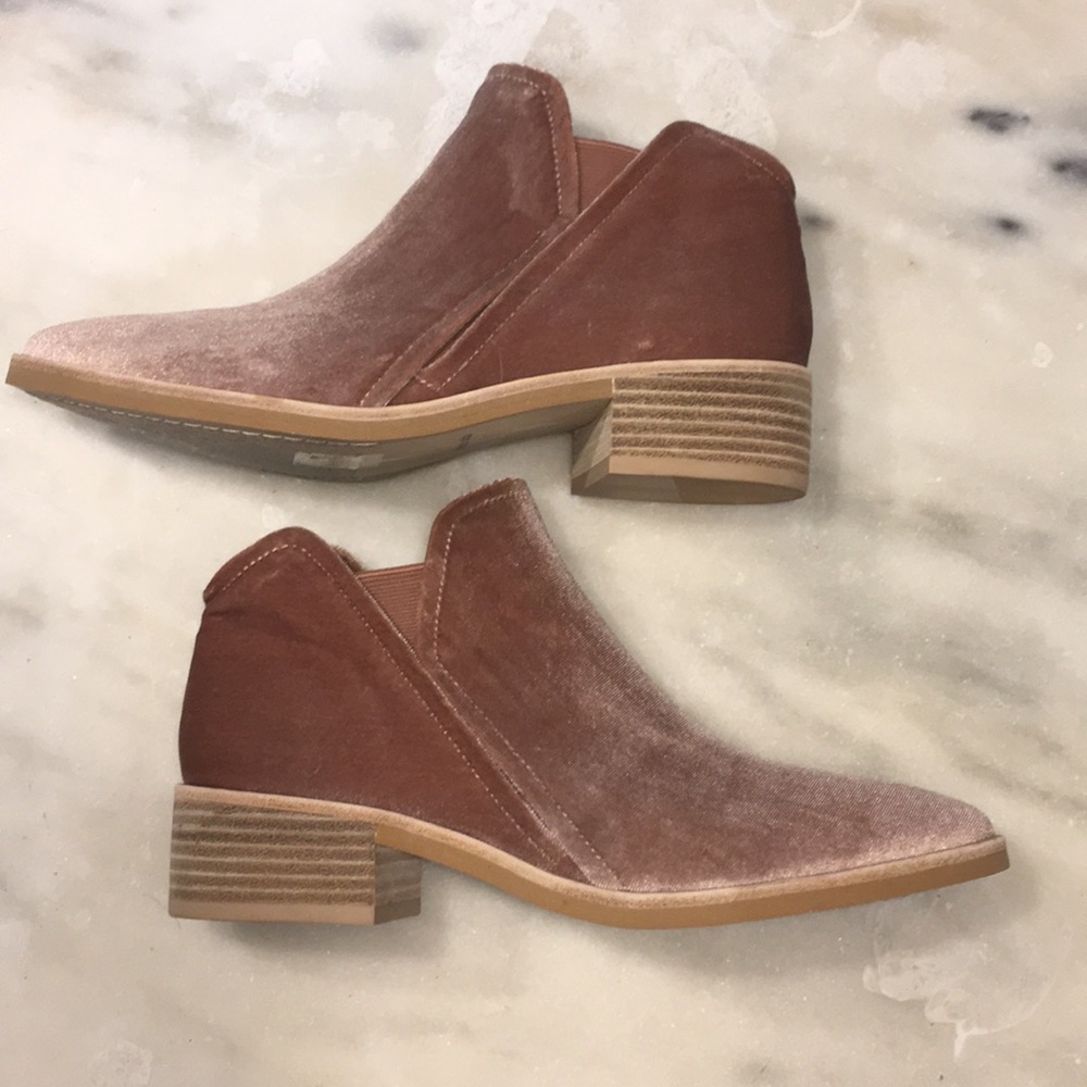 Dolce Vita blush velvet booties